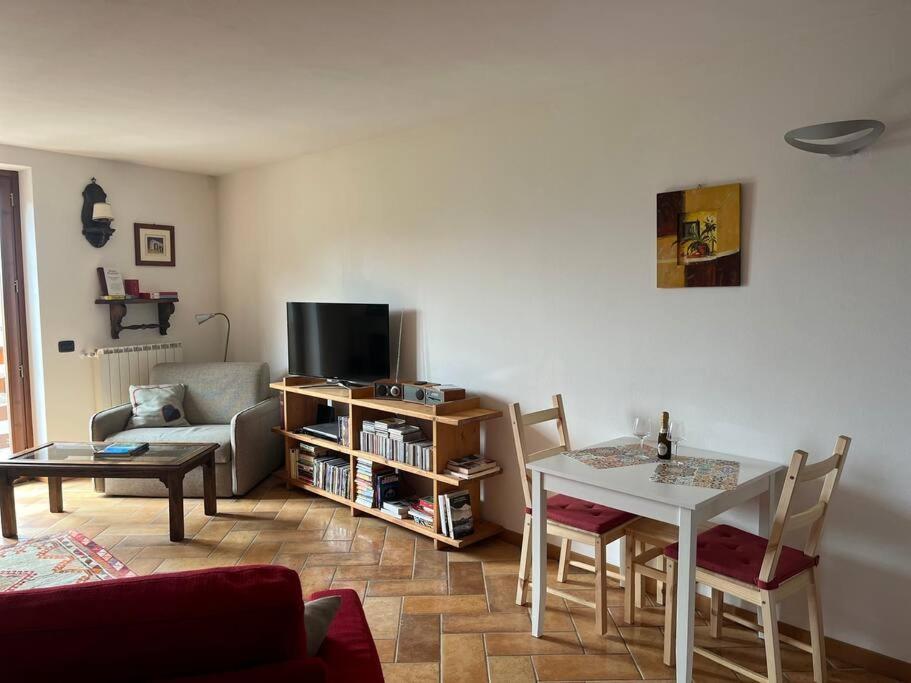 Ferienwohnung Mangia, Leggi, Dormi Costa di Serina Exterior foto