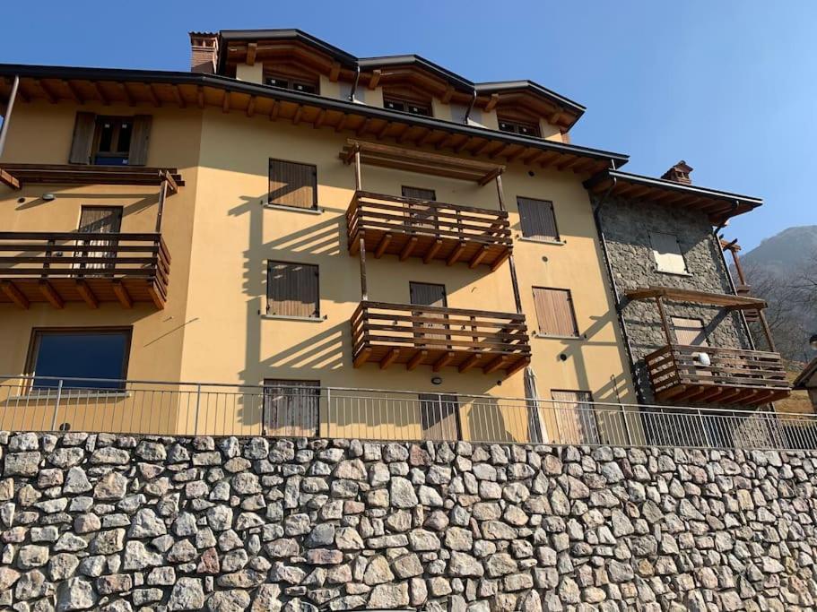 Ferienwohnung Mangia, Leggi, Dormi Costa di Serina Exterior foto